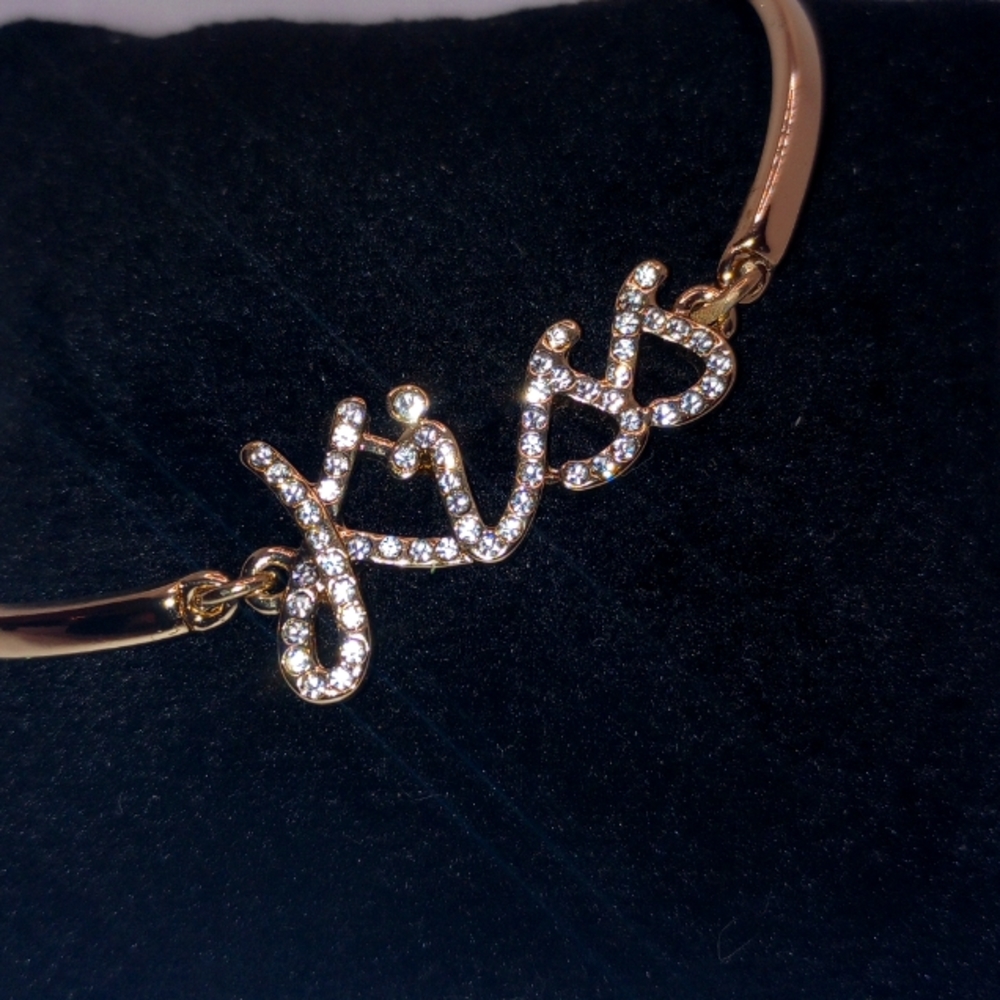 Pave Kiss Bracelet